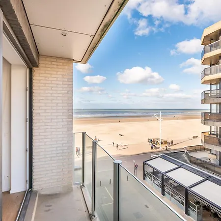 In With Sea Views, Cleaning Included * Koksijde