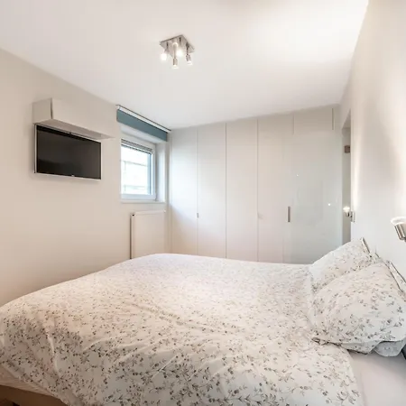 In With Sea Views, Cleaning Included