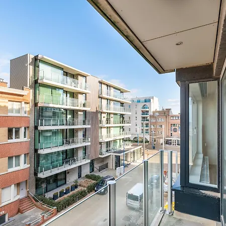 In With Sea Views, Cleaning Included Apartment