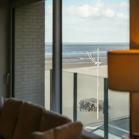 In With Sea Views, Cleaning Included * Koksijde